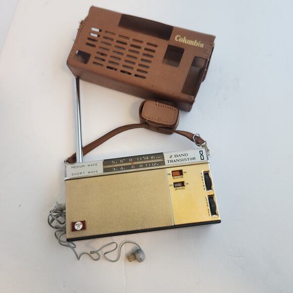 Vintage Columbia Transistor 2 band radio tested works - Picture 3 of 5